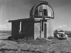 Mount Pleasant observatory, known as "Gilly's House" after a professor at Duntroon Military College, was a scene for practical jokes.