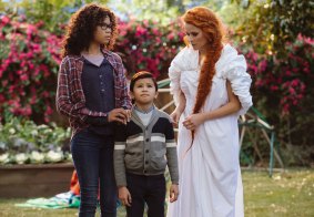 Storm Reid, Deric McCabe and Reese Witherspoon in  <i>A Wrinkle In Time.</i>)