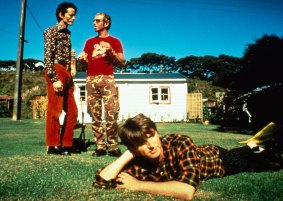 Crowded house in 1996, Mark Hart, Nick Seymour and Neil Finn.