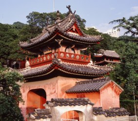 The Sofuku-ji Chinese temple in the hills above Nagasaki.
