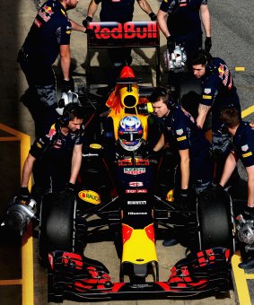 Daniel Ricciardo returns to the garage during day two of F1 winter testing at Circuit de Catalunya on Tuesday.