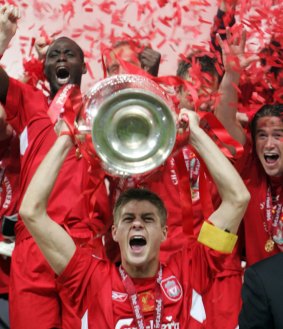 Steven Gerrard holding the trophy after winning the UEFA Champions league in 2005.