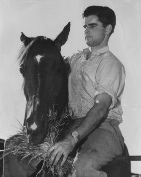 Bart Cummings with Melbourne Cup winner, Comic Court, in 1950.