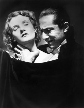 Bela Lugosi monsters Helen Chandler in 1931's <i>Dracula</i>.