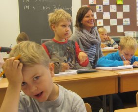 Finnish primaty school students have 15 minutes of play per hour at school.