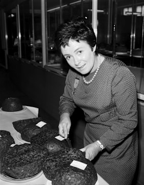 Margaret Fulton judging at the Royal Easter Show in the 1960s.