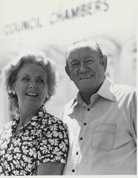 Val Jellay and real-life husband Maurie Fields played publicans Nancy and Vic Buckley in <i>The Flying Doctors</i>.