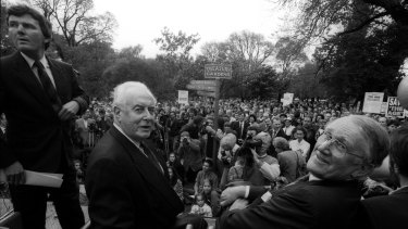 Malcolm Fraser and Gough Whitlam share a platform at a rally in 1991 for the Save the Age campaign.