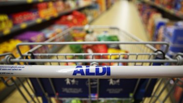 Aldi wants to make its checkout queues faster, but backs speedy operators over self-service checkouts.