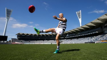 Gary Ablett has a kick on his (new) old turf.