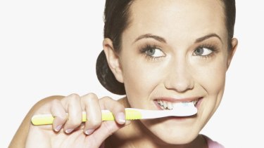Advice on how we brush our teeth is "unacceptably inconsistent'.