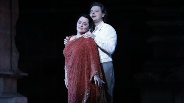 Emma Matthews (Leila) and Dmitry Korchak (Nadir) in Opera Australia's The Pearlfishers.
