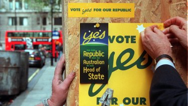 A poster urges voters to back a republic before the unsuccessful 1999 referendum.