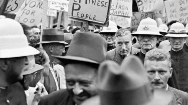 "Pig Iron Bob": Robert Menzies, centre right, at Wollongong in January 1939.