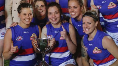 Five Reasons The Women Playing Afl Deserve A Decent Deal