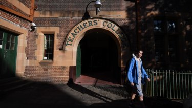 Sydney University plans to shut down its Sydney College of the Arts campus at Rozelle and house the art school in the Old Teacher's College at its main campus.