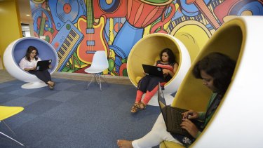Hot Desking A Hot Button Issue But It S Not Going Away