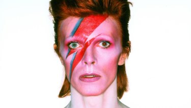 David Bowie in his album cover shoot for Aladdin Sane, 1973. 
