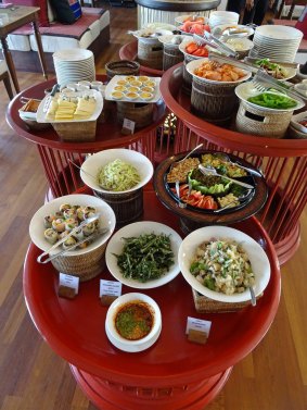 A buffet lunch in Talifoo Restaurant on the Sanctuary Ananda. 