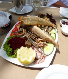 Typical seafood fare.

