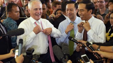 Indonesian Trade Minister Thomas Lembong (middle) with Australian Prime Minister Malcolm Turnbull and Indonesian President Joko Widodo in Jakarta last year.