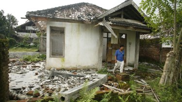Ahmadiyah settlement in Lingsar district, west Lombok, Indonesia, was attacked in November 2010.
