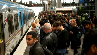 The packed daily commute is more enjoyable if you talk to those with you, researchers have found.
