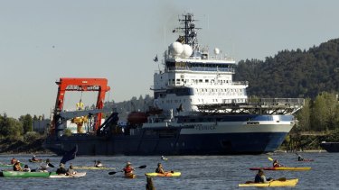 The Royal Dutch Shell PLC icebreaker Fennica heads up the Willamette River in Portland, Oregon, on Thursday. 