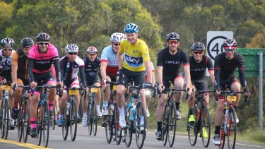 Summer Rain Threatens Tour De France L Etape As Chris Froome Joins Riders In Snowy Mountains