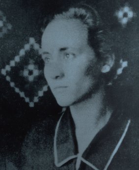 Agnes Bojaxhiu aged 18.