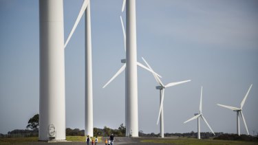 The Abbott government has vowed to clamp down on wind energy in negotiations with crossbench senators to secure support for its renewable energy target legislation.
