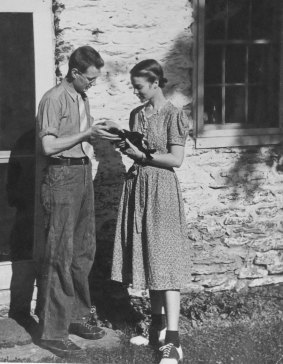 Doris and Howard Darnell on their honeymoon, 1939
