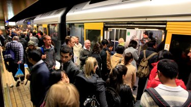 The former rail executives say the metro project will undermine the "robustness and reliability" of the existing double-deck network.