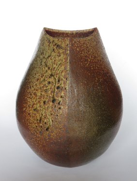 Faceted Vase in ash glaze by Terunobu Hirata.
