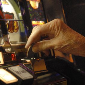 Cash-out machines are helping problem gamblers get around the law governing the amount that can be withdrawn from an ATM.