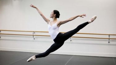 Ako Kondo rehearsing In The Middle, Somewhat Elevated