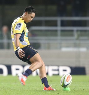 Christian Lealiifano misses a crucial conversion attempt against the Stormers.