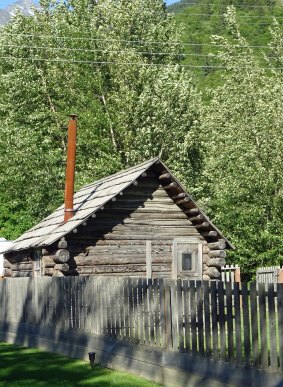 A settler's hut at Moore Homestead.
