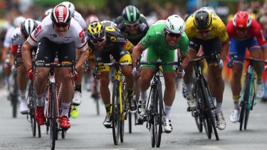 Tour De France 2016 Mark Cavendish Level With Bernard Hinault After Tight Stage Win