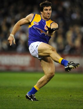 The phrase "kicked like a mule" applied to Lynch more than perhaps any other AFL player.