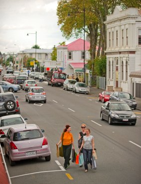 With beautifully restored Victorian buildings that house a range of shops, boutiques, cafes and restaurants, Greytown is an ideal spot for shoppers and foodies.