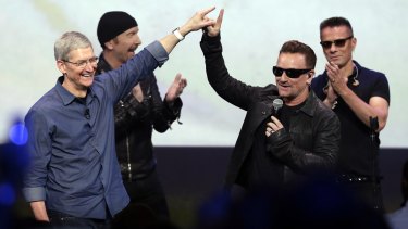 U2 performed at the Apple launch.