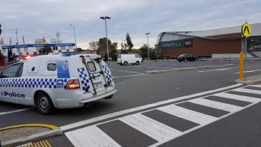 Woolworths In Ashwood Reopens After Bomb Squad Was Called In