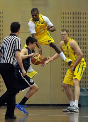 NBA player Patty Mills in a Boomers' practice match at the AIS in 2013.