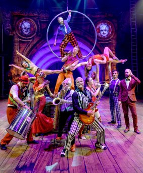 The current cast of Circus Oz.