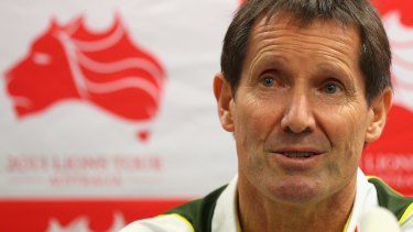 Former Wallabies coach Robbie Deans says there are too many vested interests interfering with Australian rugby.