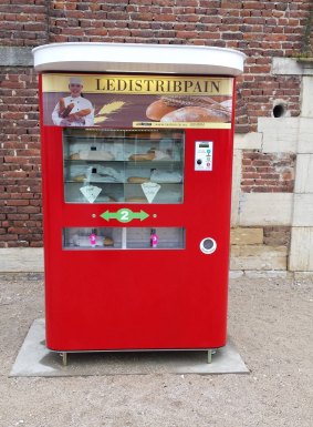 French bread vending machines as posted by the machine company, Distribpain.