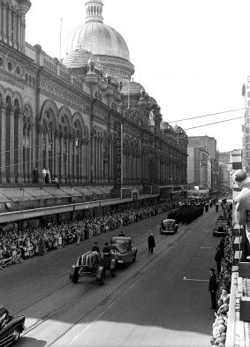 The crowd along George Street, near the Queen Victoria Building. 