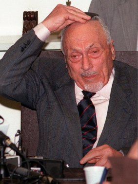 Elio Toaff in 1998.