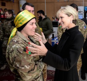 Julie Bishop speaks to Private Tammy Grant at KAIA base in Kabul, Afghanistan.   